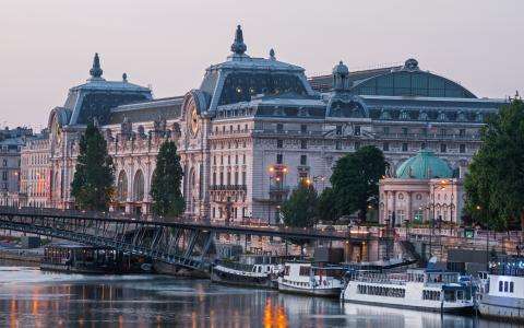 Pourquoi choisir le 7ᵉ arrondissement pour un séjour estival à Paris ? Les atouts de l'Hôtel de la Motte Picquet
